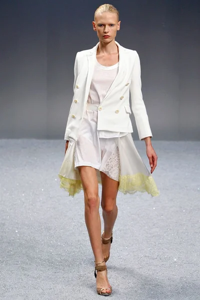 Look 30